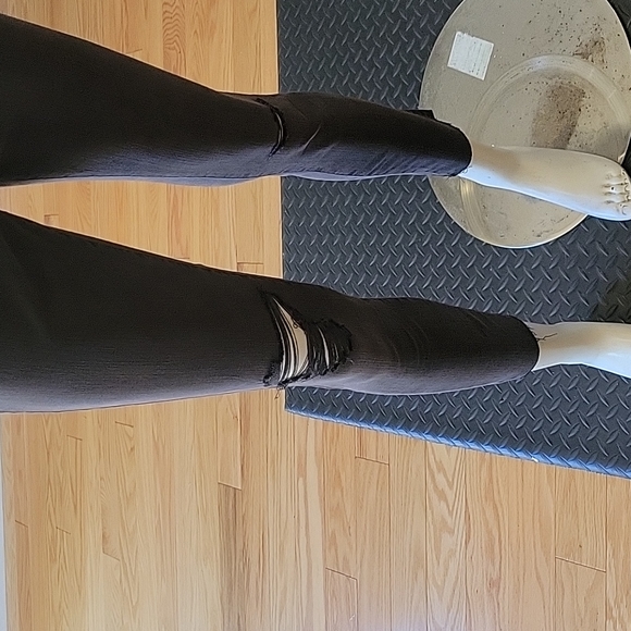 Madewell distressed Curvy High-rise Skinny Jean - Picture 2 of 15